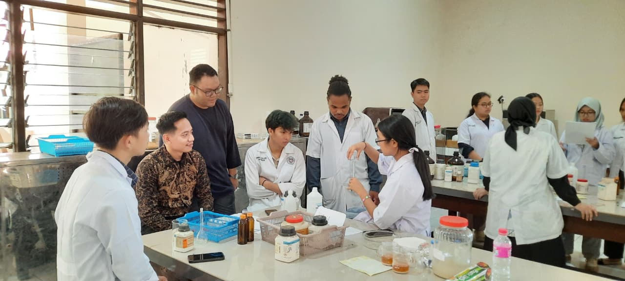 Pelatihan Asisten Laboratorium Kimia Dasar & Lanjut 2025